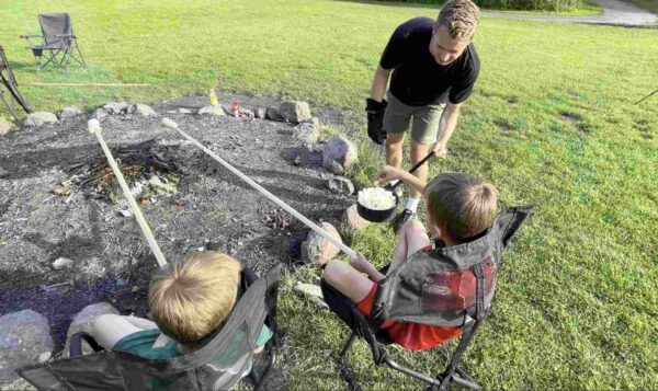 Popcorn-Pfanne für offenes Feuer | Frisches Lagerfeuer-Popcorn genießen – Bild 3