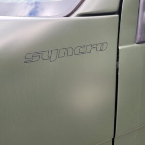 VW T4 Syncro Aufkleber Set – Originalgetreuer Schriftzug für deinen Bulli